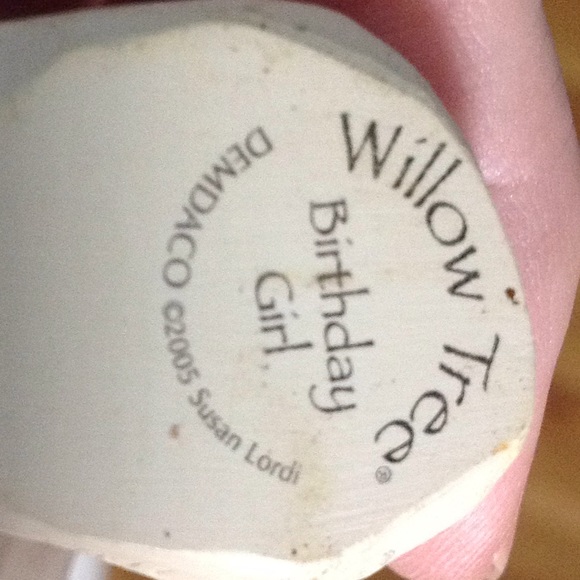 Original willow tree birthday girl (2005 edition) - Picture 2 of 4